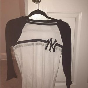 New PINK VICTORIA SECRET 3\4 top XS